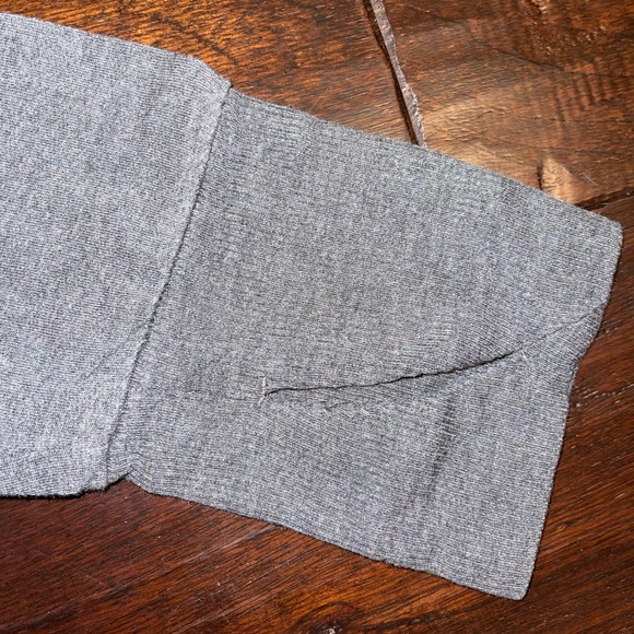 Grey, long sleeve active wear top. Thumb holes in the sleeve. Woman’s XXL - Picture 2 of 3